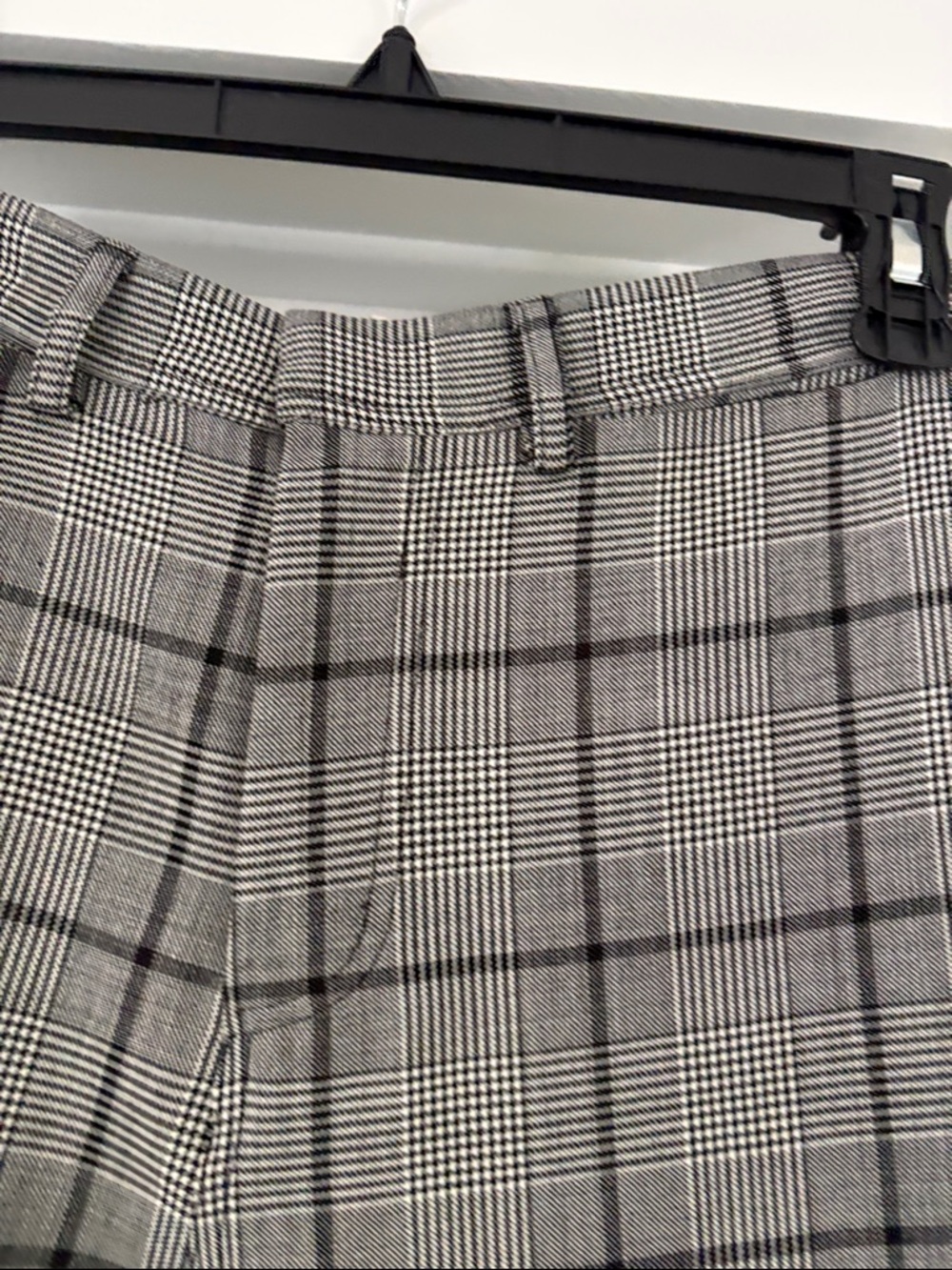 Sea New York cropped high rise black plaid Wide-Pants. Button and zipper fly. - Picture 7 of 15